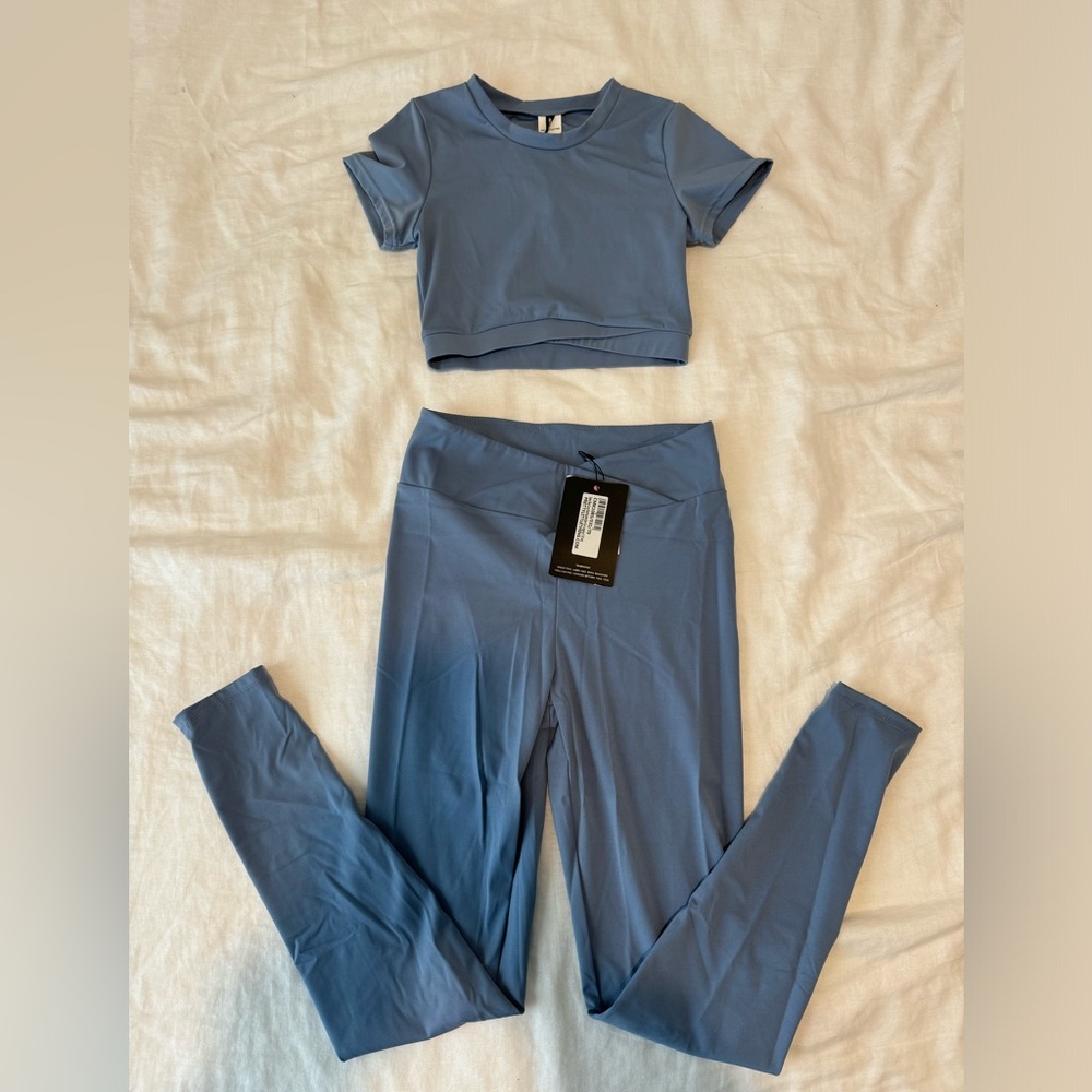 PrettyLittleThing Blue Crossover Activewear Set